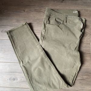 American Eagle Size 16 Long Olive Jegging
